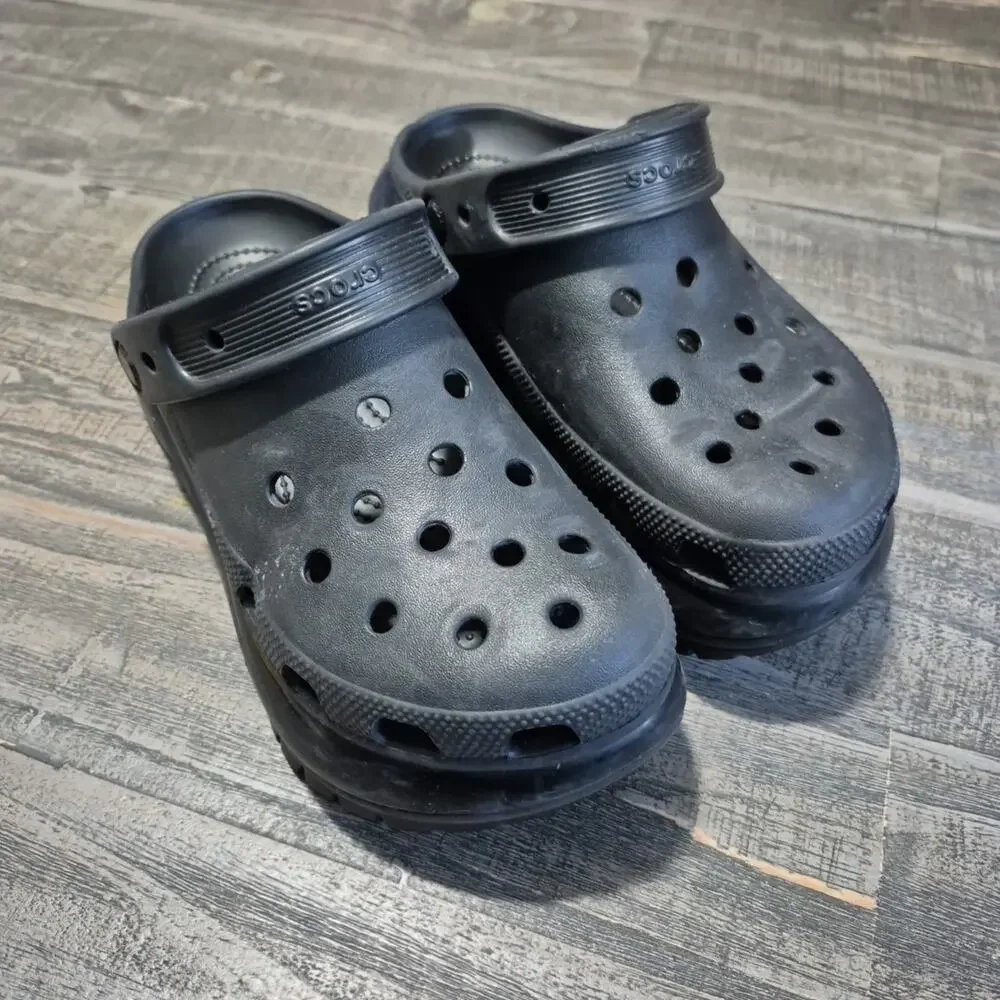 Crocs Mega Crush Clogs Black Unisex Men 4 Womens 6 Platform Shoes Slip On Garden